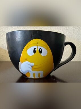 M&M'S Yellow Character Black Mug